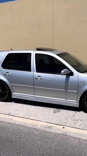 Custom Amarillo Yellow Caliper Paint for Volkswagen Golf Mk4