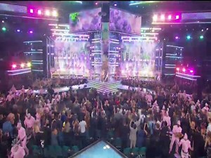 Taylor Swift & Brendon Urie at BBMAs