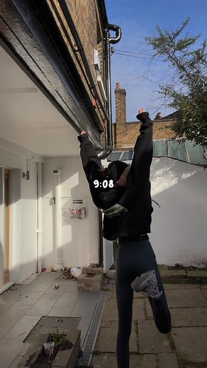 sun is outt⛅️ #morningroutine #running #london #minivlog #mindset #motovation #workout #model #breakfast #livingalone