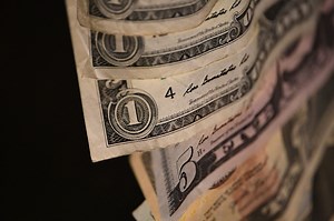 How is I-bond interest calculated?