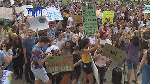 Police: 6,000 Minnesota climate strikers gather in St. Paul