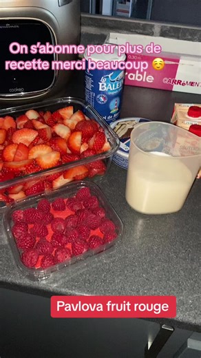 Recette Pavlova aux Fruits Rouges : Facile et Rapide