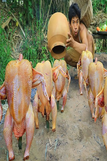 Chicken Cooked Inside the pot , The forest is rich in fruits and chickens | CHEF GIRL