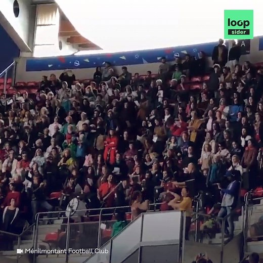 «Ensemble on nous opprime, les femmes, ensemble révoltons-nous!» Quand l'hymne des femmes, un des emblèmes du MLF, retentit dans un stade lors du Suède-Chili de la Coupe du Monde féminine! Merci au MFC 1871 pour les images. | Loopsider