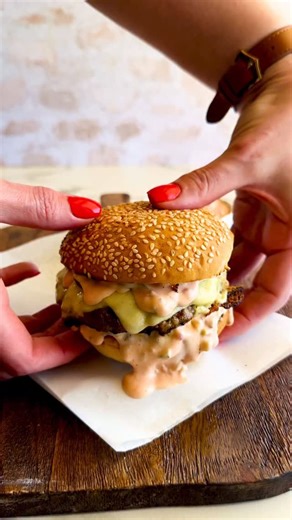 3.5K views · 3 comments | The only burger sauce recipe you’ll ever need. So easy and makes absolutely any burger better.  The full recipe is up on Simply Delicious or comment “burger sauce” and I’ll send you the recipe. | Simply Delicious | Facebook