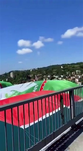 Amedspor bayrağı İstanbul FSM Köprüsünde dalgalanıyor