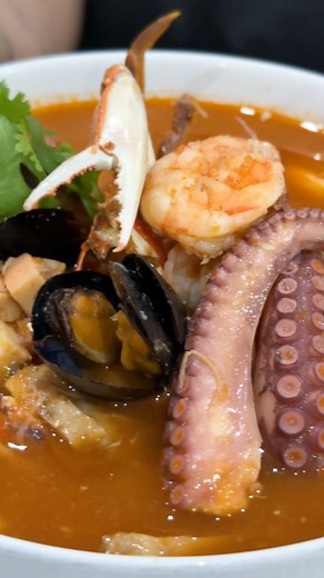 Amamos nuestra Sopa 7 Mares ¡Tiene de todo! ✨ #MariscosElPuerto Menú → https://bit.ly/3Vw4T5V ¡Abrimos todos los días desde las 9:00AM! 📱 Reservaciones por WhatsApp: (662) 109 5009 O clic aquí → https://wa.link/rbfa6n 📍 Blvd. Rosales #180 y Manuel Z. Cubillas. Hermosillo, Sonora. | Mariscos El Puerto
