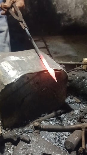 Forging the point. 🏹🔥 #arrowhead