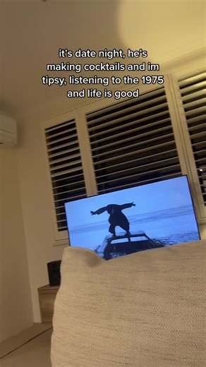 bf making his tik tok debut after over a year #fyp #foryou #the1975