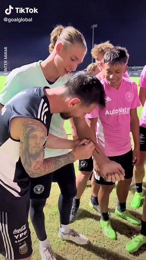 Messi's Signature Tattoo Revelation | Football Fan Gets Inked