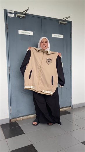 Bomber jacket is back ye ! 😍 Cutting betul betul plus size tau. Ada dua size je and sizing memang sizing plus size 😘😍 So style wehh ✨😍