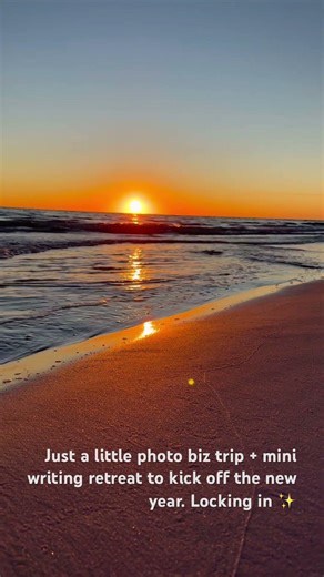 Beach writing retreat 💕 #booktok #bookish #writing #writer #writingcommunity