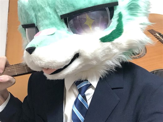 “想尝尝我的吉他嘛……”