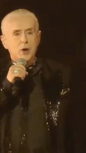 Performing 'Americanos' from my headline set at the Baloise Session 2022. #hollyjohnson