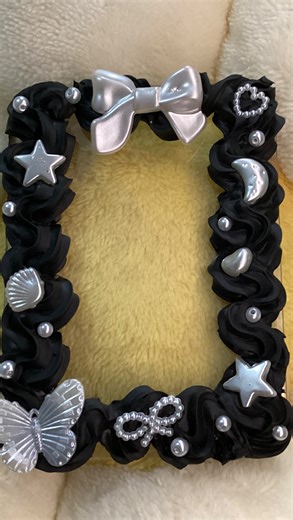 Alicia ☆ Pinky Paws Store ฅ(ᵔ꒳ ᵔマ on Instagram: "Come speed decorate a custom Toploader order with me 🧸 #kucukisletme #y2k #handmade #küçükişletmeleredestek #toploaderdeco #toploader #toploaderdecoration #kpop #kpopphotocard #kpoppc #pokemon #pokémon #tcgpokèmon #tcg #tcgcommunity #tcgcollector #tcgcards #yugioh #decoden #gift #hediye #valentines #sevgililergunuhediyesi #zekrom #reshiram #smallbusiness #smallbusinessowner #smallbusinesssupport #smallbusinesswomen"