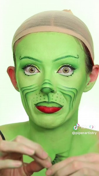 Creative Makeup Removal Tutorial Featuring The Grinch