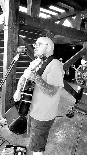 Folsom Prison Blues" Johnny Cash cover Invisibles live at the Ghost Mine Saloon #ronhowardandtheinvisibles #genreless #onemanband #lakehavasucity #lasvegas #california @highlight | Ron Howard