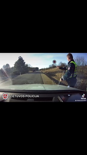 #lietuviskivideo #lietuva #kaimas #policija #traktorius | Lietuviški video