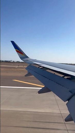 Allegiant air a320 full landing at AZA