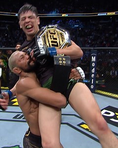 ⏪ Brandon Moreno earns the title and the respect with a submission move! 🙌🏻🏆 Free fight: Figueiredo vs Moreno 2 📺 #UFC283 | UFC