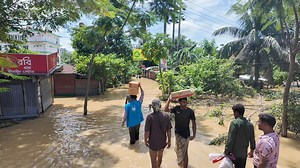 Islamic Relief Bangladesh is committed to supporting the most vulnerable families impacted by the floods. Our dedicated team is on the ground, delivering essential food including dry food and clean water. We are focusing our efforts on reaching those who need it most, ensuring that aid is provided efficiently and effectively. #floodbangladesh #IslamicRelief | Islamic Relief Bangladesh