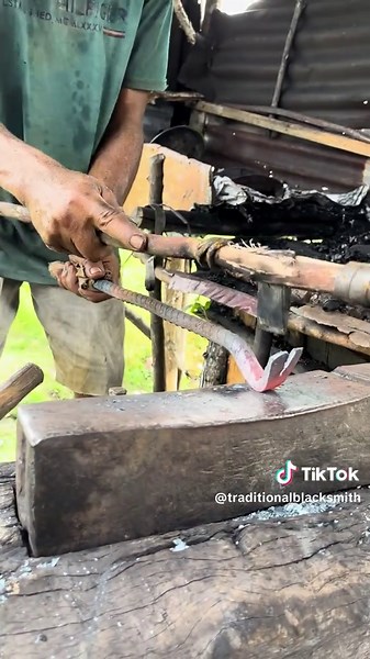 Amazing_ the process of making a traditional crowbar is really cool_ _fyp _blacksmith _blacksmithing #traditional #metalic #crafts #vrial #fyp
