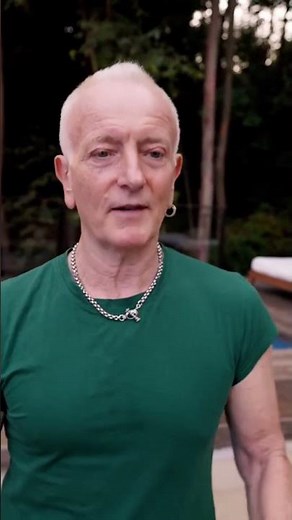 Ladies & Gentlemen, please help us wish Mr. Phil Collen a very happy birthday!! 👊🏼 🎂 🙏