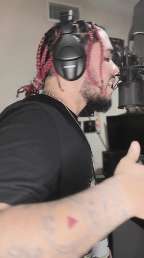 Deaf Rapper Embraces Music with Unique Flow
