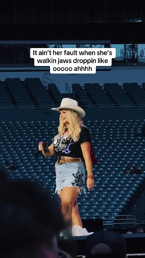 Miranda Lambert's Stunning Backyard Swagger Performance