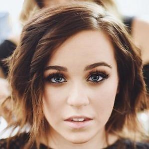 Cailee Rae – Age, Bio, Personal Life, Family & Stats | CelebsAges