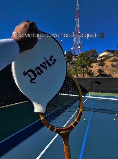 I Played With a 50-Year-Old Tennis Racquet… 🎾