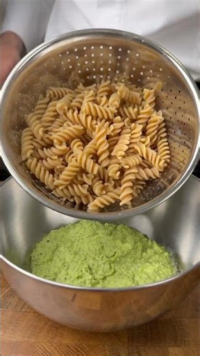 Pasta with zucchini pesto 🌱🤤🍴 #sebastianfitarau