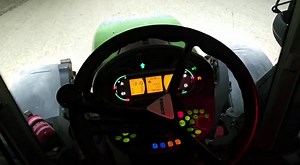 Hier ist Spagl Fendt unterwegs mit einem #Fendt 516 und 12m #Einböck Aerostar-Exact Striegel. | profi
