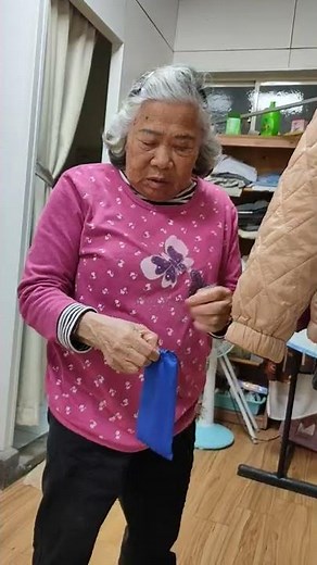 86-year-old mom is happy