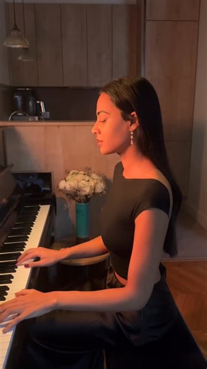 Roxane on Instagram: "Great balls of fire #cover #singer #greatballsoffire"