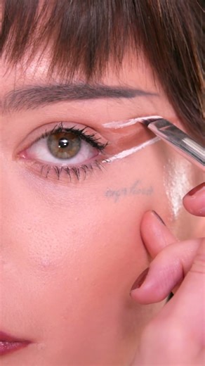 The Easiest Eye Contour Trick for a Flawless Look 😍💫 #shorts #contour #eyes #makeup #fyp