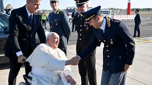 Francisco inicia su 43º Viaje Apostólico a Mongolia - Vatican News