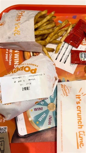 Popeyes new cruncher sandwich only for £2.49. Crunchy fries #uk #popeyes #oxford #fastfood #fries #y