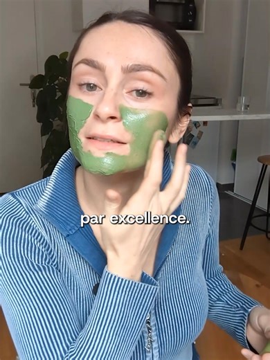 Pollution, stress, excès... Ta peau sature ? 10 minutes avec le Masque Pureté Détoxifiant pour aspirer les impuretés sans assécher. La Spiruline et la Bardane font le job pour un teint net et des pores resserrés. 🌬️🧼#skincare #naturopathie #cosmetics #fyp #cleanbeauty #cosmétique #soindelapeau