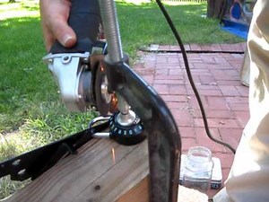 How to open a Masterlock 1590D in a couple of minutes without the combination (using a grinder!!)