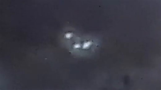 The “flapping” Steven is talking about is actually digital zoom interpolation artefacts. You can’t see flapping. I’m not saying it’s not birds, I don’t know. But that’s not flapping. That’s disingenuous.People say “UFO believers” will disregard camera artefacts to believe things are “aliens”, but “debunkers” are clearly doing that when it suits them. This is a prime example. My second best friend @MrHustleMCR, who is an expert in cheap Amazon Prime deal NV binoculars, will confirm.