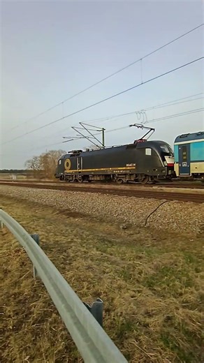 ALEX mit Siemens ES 64 U2 Elektrolokomotive bei Feldmoching