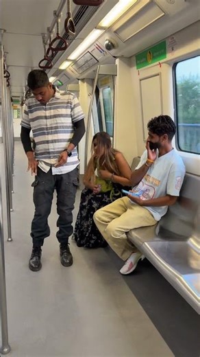 ye kya gira diya ladki ke upar 💦😂 #funnyvideo #youtubeshorts #trendingreels #prank #comedy