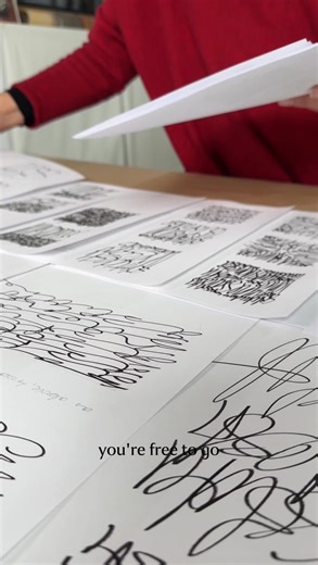 What happens when handwriting stops being about words? ✨ This week on the Friday Feature Artist podcast, Claire Benn joins Deborah White to talk about using handwriting as mark, texture and movement. Claire shares how slowing down, practising, and letting go of perfection can open up new ways of working across ink, paper and textiles. If you’re interested in mark-making, process-led work, and finding more freedom in how you create, this episode offers plenty to reflect on. Tap the link in our bi