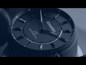 pub CHANEL J12 BLEU. The creation of an exceptional watch
