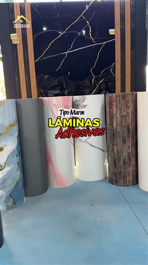 𝐓𝐮 𝐜𝐚𝐬𝐚 𝐧𝐨 𝐧𝐞𝐜𝐞𝐬𝐢𝐭𝐚 𝐮𝐧𝐚 𝐠𝐫𝐚𝐧 𝐨𝐛𝐫𝐚… 𝐧𝐞𝐜𝐞𝐬𝐢𝐭𝐚 𝐞𝐥 𝐜𝐚𝐦𝐛𝐢𝐨 𝐜𝐨𝐫𝐫𝐞𝐜𝐭𝐨 🤍✨ Las nuevas láminas marmoleadas adhesivas son justo lo que tu hogar estaba esperando. ✔ Fácil instalación ✔ Sin maestro ✔ Cambio inmediato 👉 Si quieres renovar sin complicarte, esto es para ti. 📍 Encuéntralas en Decokasa #Decokasa #LáminasMarmoleadas #LáminasAdhesivas #RemodelaciónHogar #DiseñoInteriorEC #HogarConEstilo #RevestimientosEcuador #AntesYDespués | Decokasa Guayaquil
