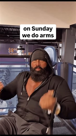 Robert Frank on Instagram: "Bustin Biceps @robertfrank615 🎥 @nerd.nunez.lifts"