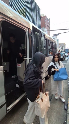 Dijemput private car #awstour #airporttransportation #japanvlog #privatetrip #familytrip