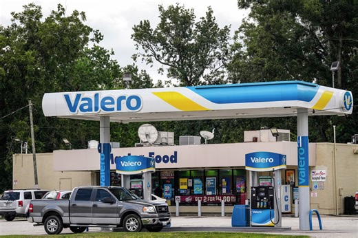 Houston gas prices up 10 cents this month and could keep rising. Here's why.