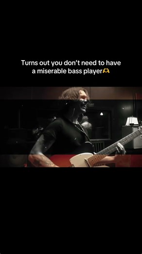 There are happy bass players?🤔